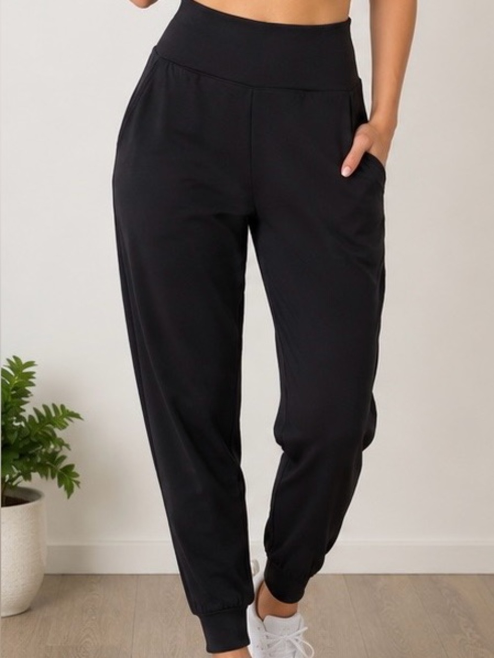Matty M High-Waist Pull-On Jogger Pants - Black Sz M